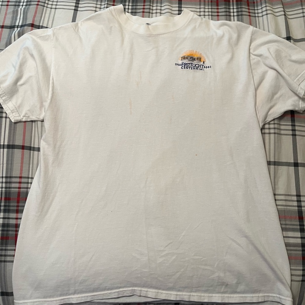 White, graphic t shirt, men’s large